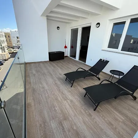 Stunning Sea View With Big Balcony In The Center Apartamento